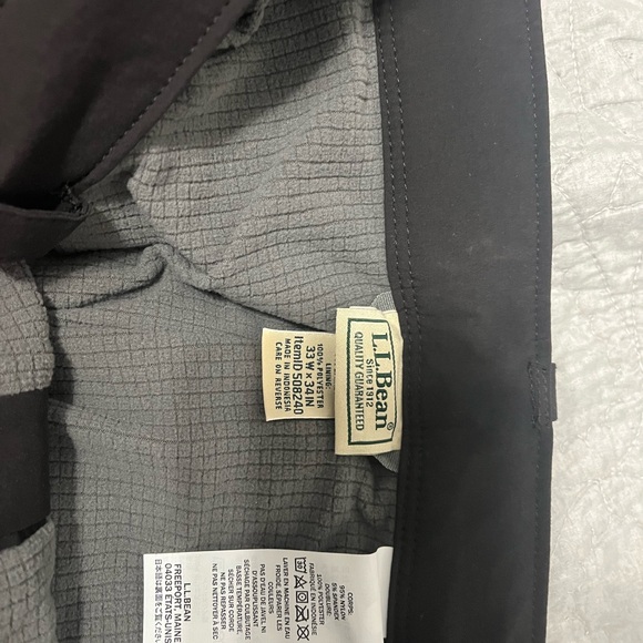 Flannel lined men’s pants - never worn with tags. Water resistant outer material - Picture 3 of 4